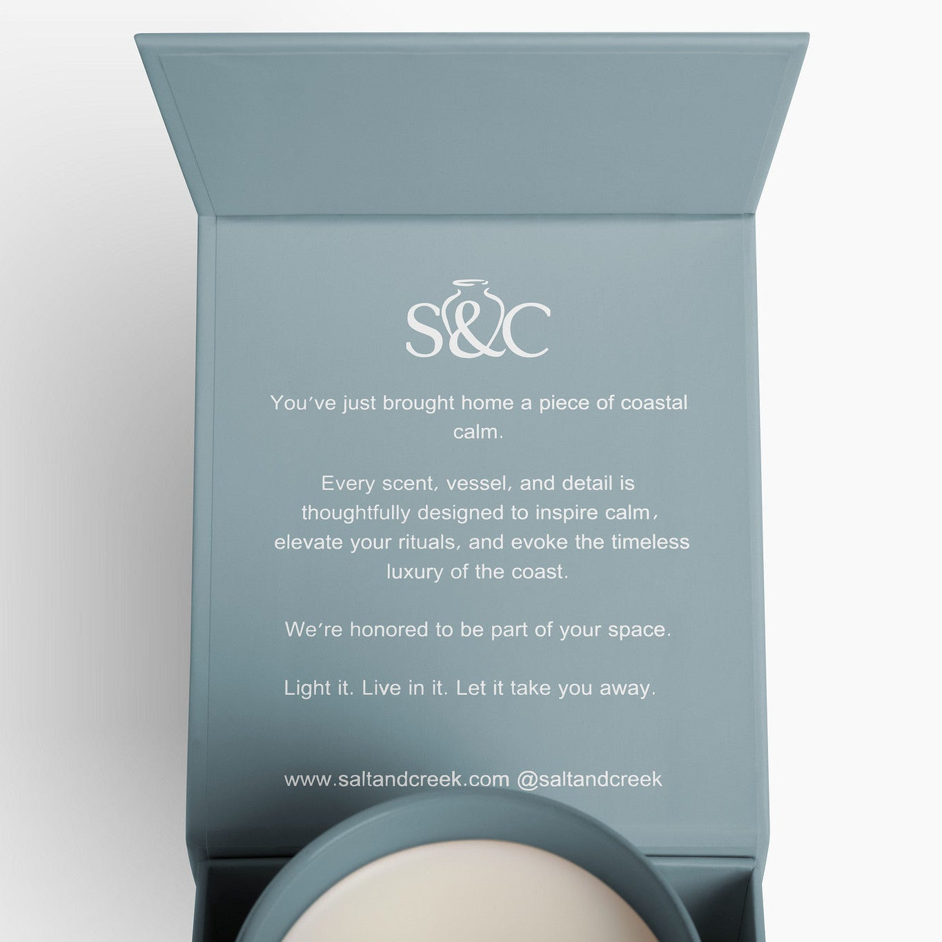Sandalwood Shores Candle - 12 oz.| S&C Home - Salt & Creek