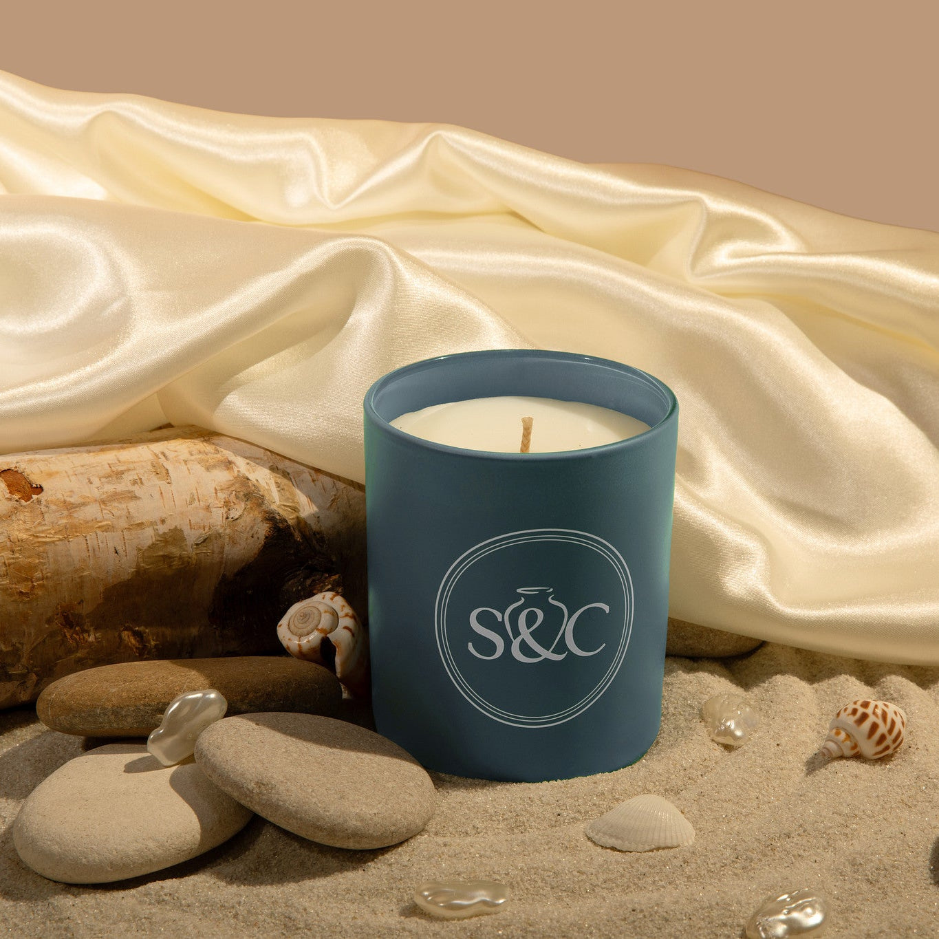 Sandalwood Shores Candle - 12 oz.| S&C Home - Salt & Creek