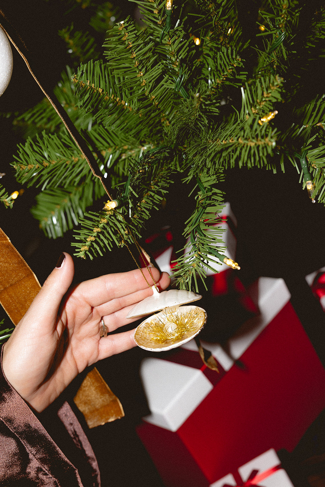 Christmas Oyster Shell & Pearl Blown Glass Ornament