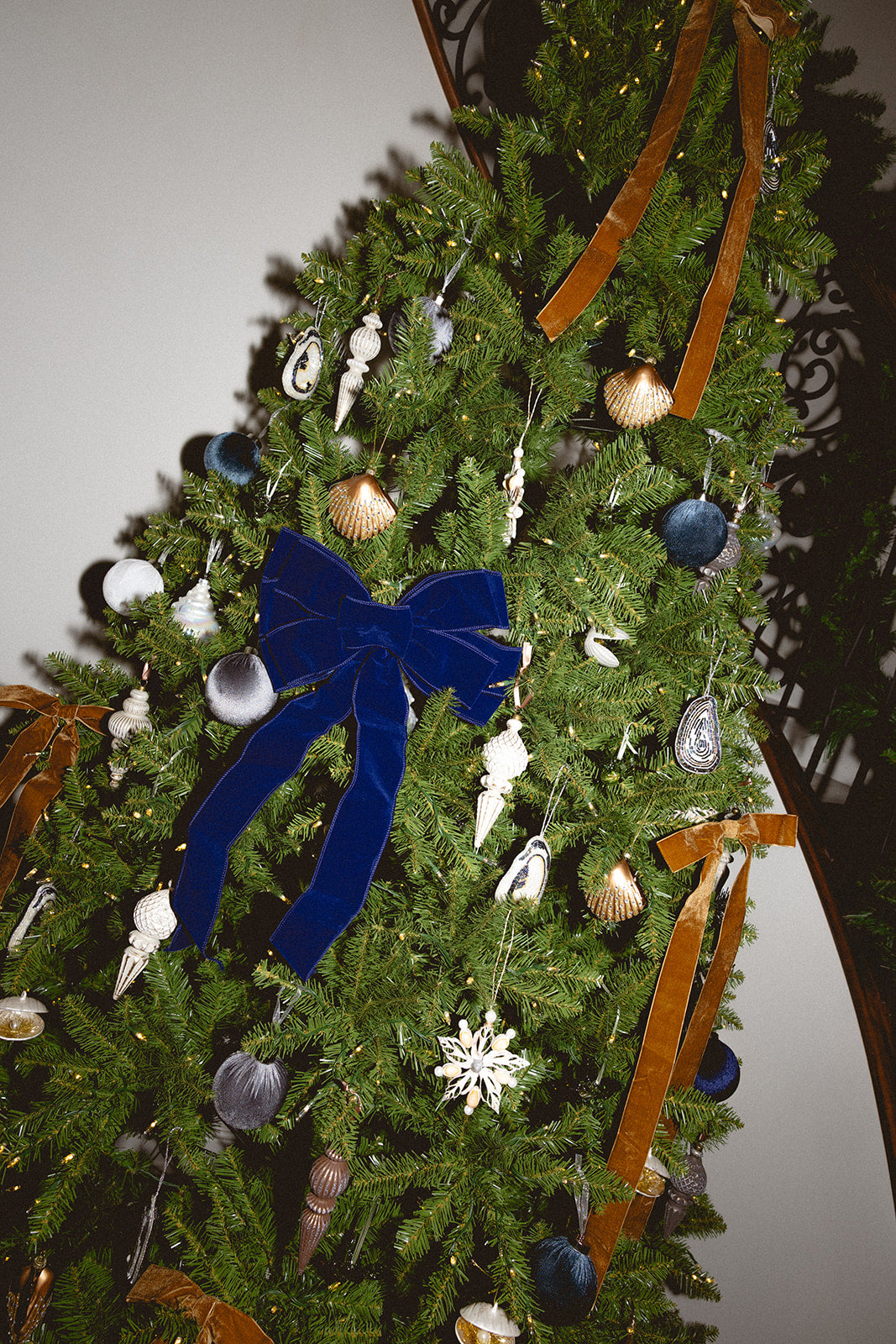 Christmas Oyster Shell & Pearl Blown Glass Ornament