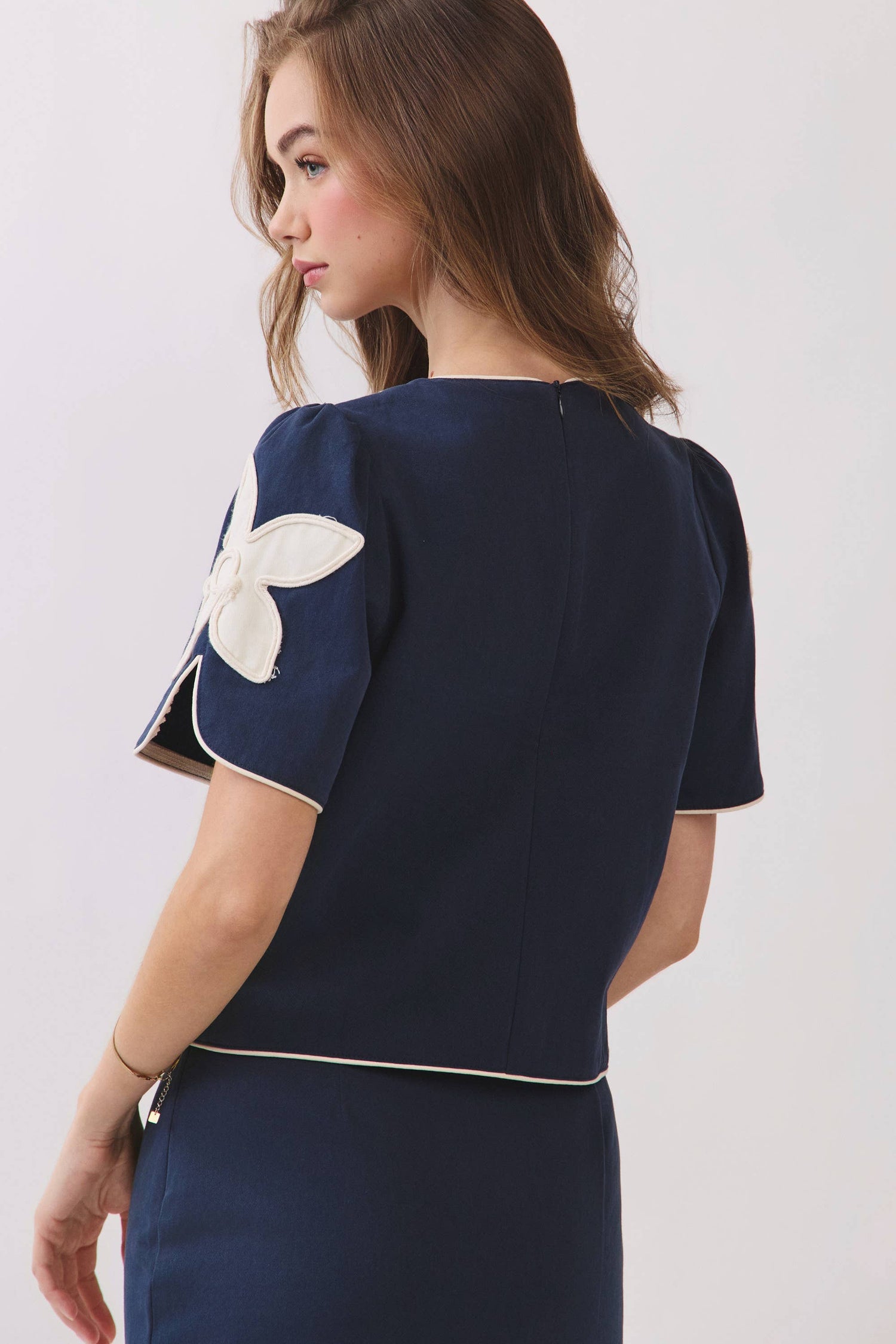 Floral Appliqué Short Puff Sleeve Structured Top