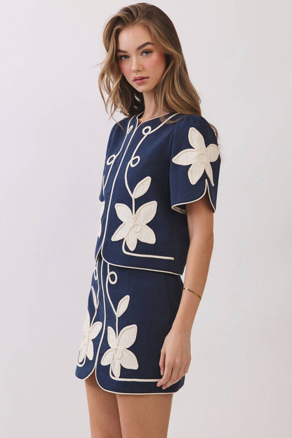 Floral Appliqué Short Puff Sleeve Structured Top