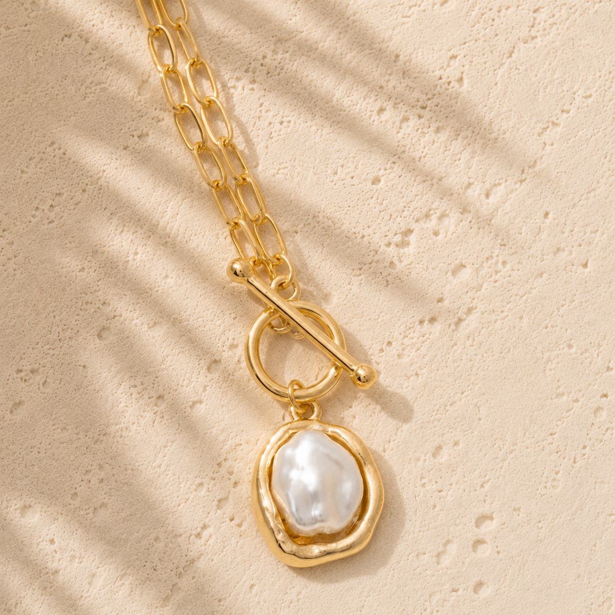 Pearl Toggle Necklace - Salt &amp; Creek