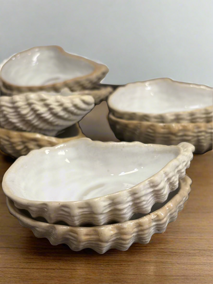 Stoneware shell dish