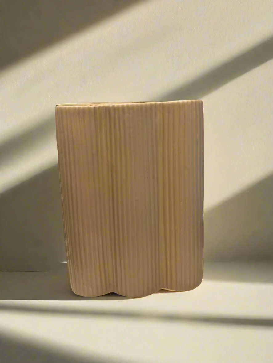 Lola Vase
