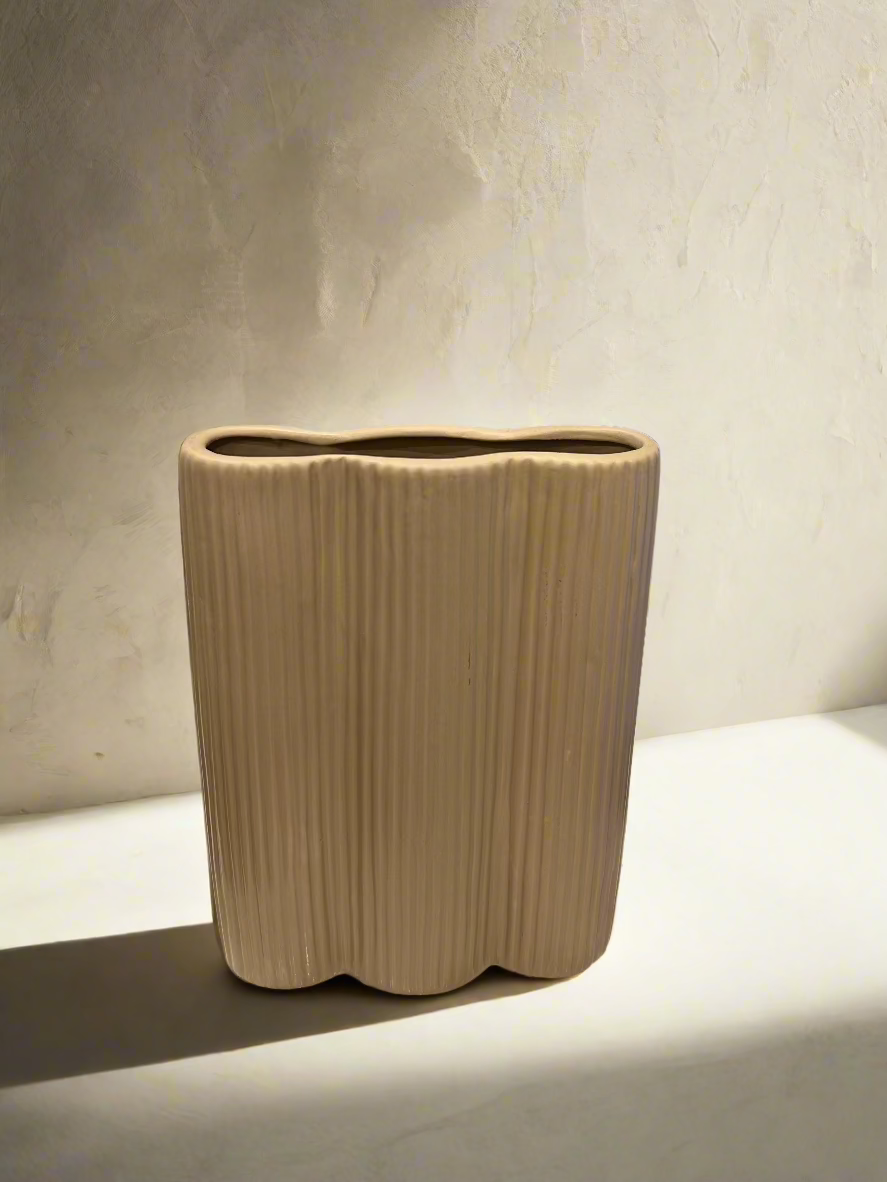 Lola Vase