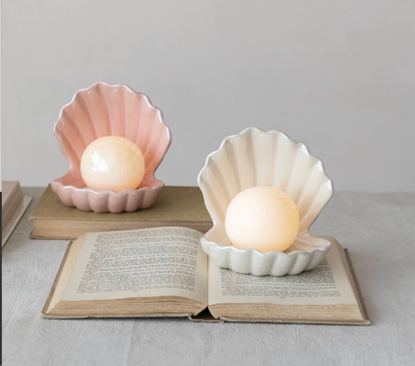 Villa Clamshell Light - Salt &amp; Creek