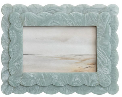 Marbled Scalloped Photo Frame