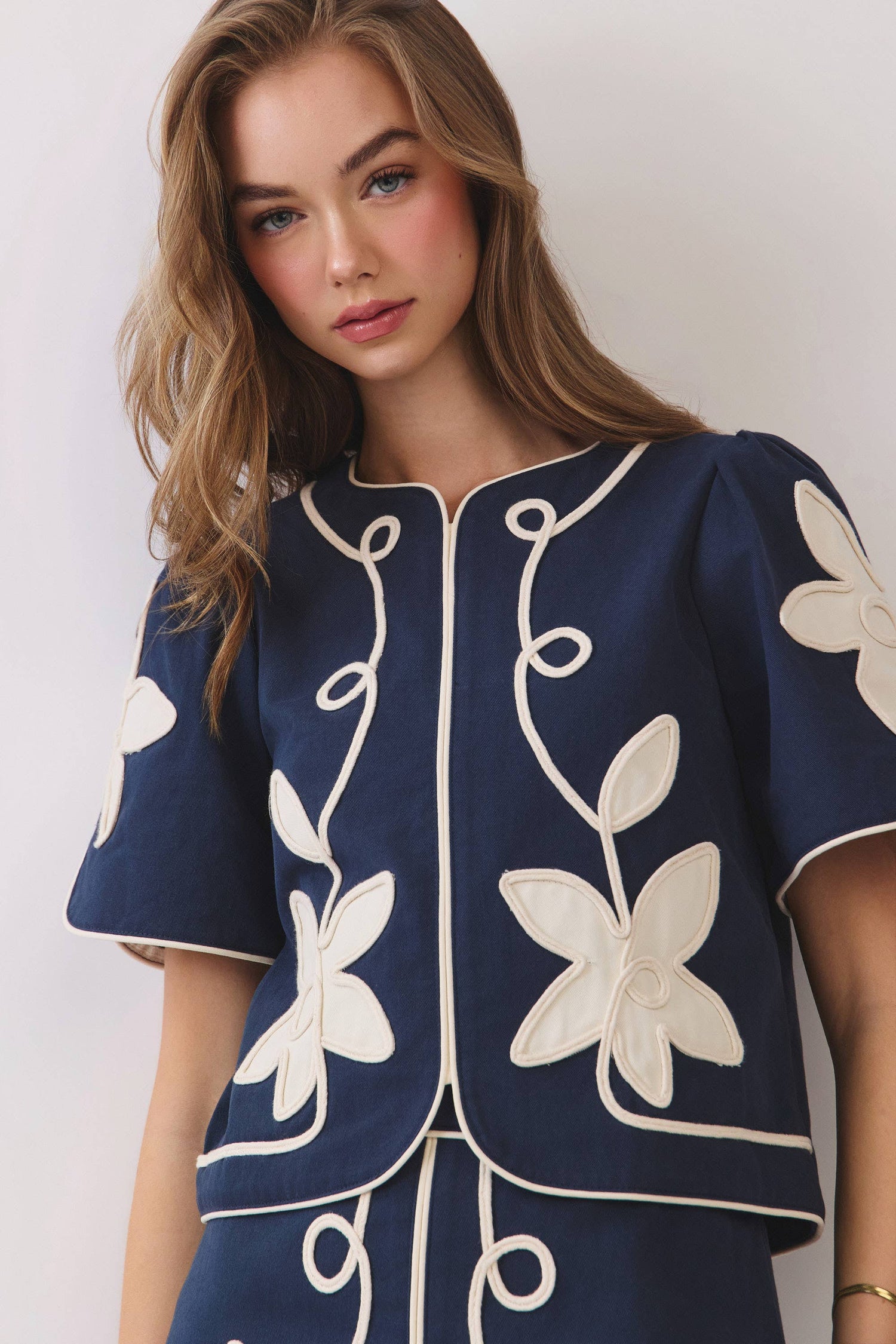 Floral Appliqué Short Puff Sleeve Structured Top